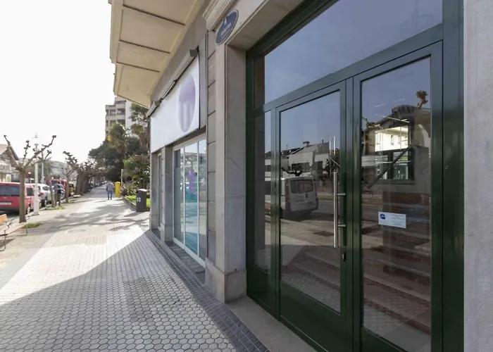 The Collection - Elkano Apartment *