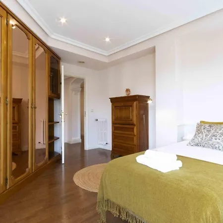 The Collection - Elkano Apartment